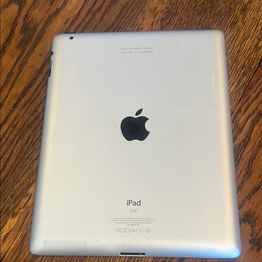 Apple Black iPad 9th Generation. 32g - Picture 2 of 2